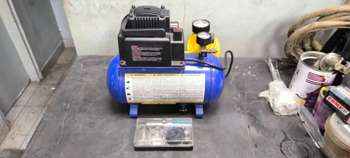 KIT COMPRESSOR ELÉTRICO E AERÓGRAFO  IMPORTADO DOS  U.S.A.