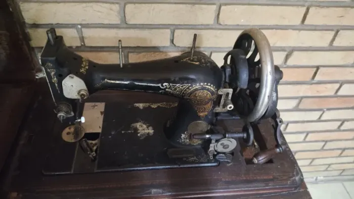 Máquina de costura Antiga Relíquia