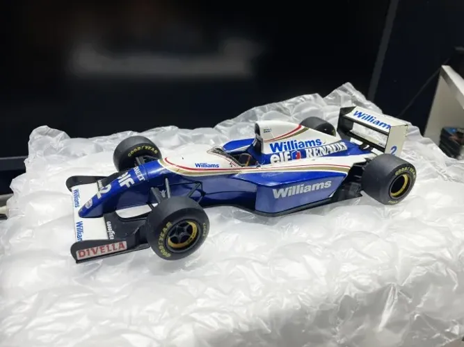 Miniatura Ayrton Senna Williams FW15C Test Car 1/18