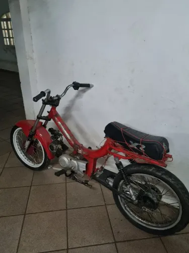 Mobilete com motor de biz