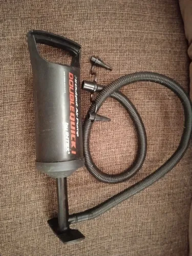 Bomba p  encher colchão inflável.