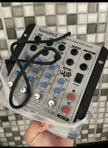 Mesa de som nanomix LL áudio