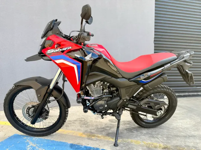 Xre sahara 300 rally