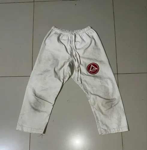 Kimono Gracie Barra Branco M4