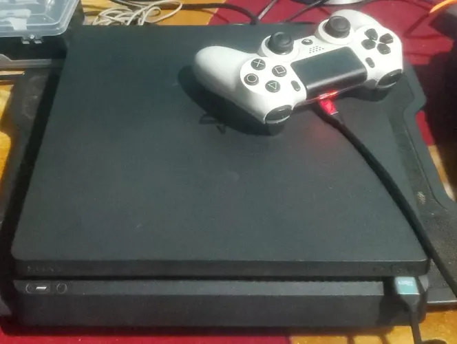 Playstation 4 desbloqueado+TV de 32 Pol