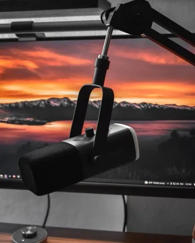 Microfone Dinâmico Fifine AM8, Com Braço Articulado