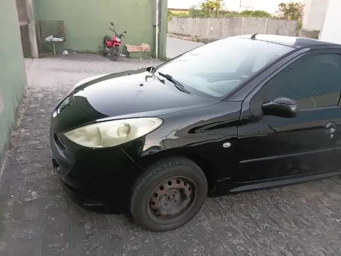 Peugeot 207 XR 1.4 Flex 8V 5P 2011