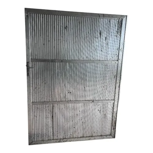 Porta Metálica de Alumínio Galvanizado 1,29m x 1,83m Completa com Fechadura