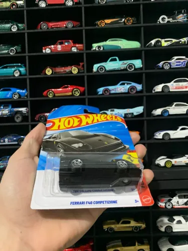 Hotwheels Ferrari f40 preta 