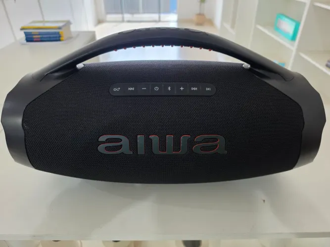 Vendo uma caixa aiwa bombox 