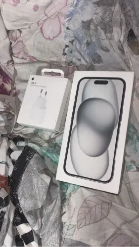 Vende-se iPhone 15 novo