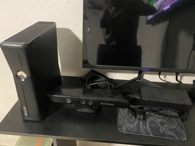 Xbox 360 slim + kinect + fonte de alimentação