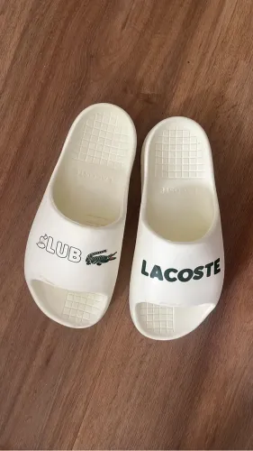 Sandália Lacoste 