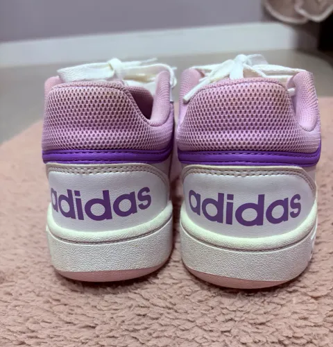 Tênis Adidas Original feminino 33