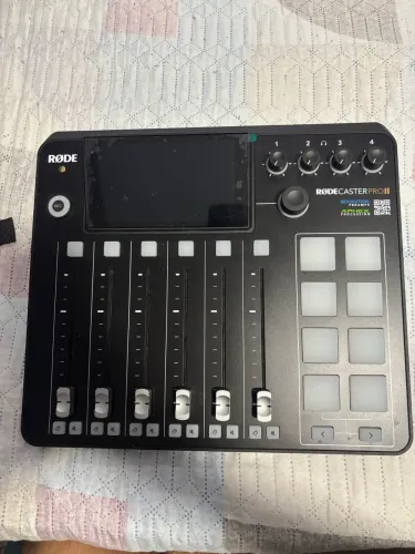 RØDE RØDECaster Pro II - Seminova, Pouquíssimo Uso