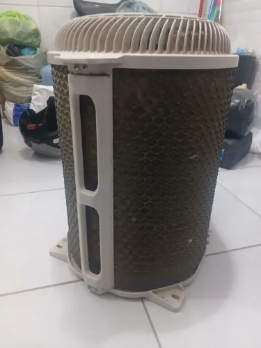 VENDO CONDENSADORA AGRATTO INVERTER 12000BTU