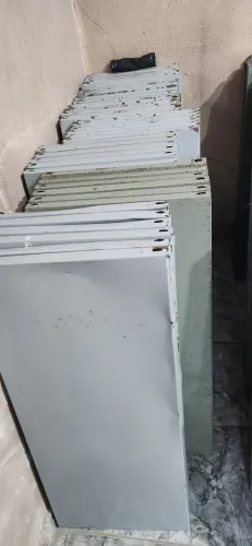 Prateleiras de ferro usadas 7 estantes com bandejas 40cm e 7 com bandejas 30cm