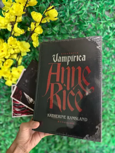 Livro Anne Rice: Biografia Vampírica + 3 Cards ( Darkside)
