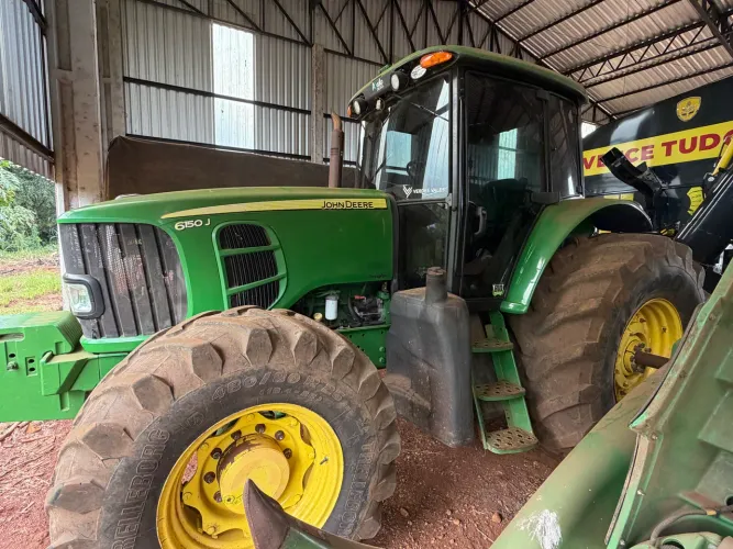 Trator John Deere 6150J