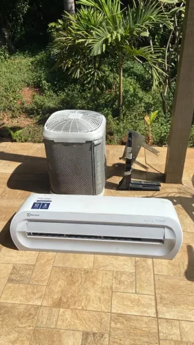 Ar-condicionado Split Electrolux Inverter 18.000 BTUs - Excelente estado