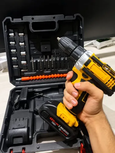 PARAFUSADEIRA E FURADEIRA 48V 2 BATERIAS SEM FIO