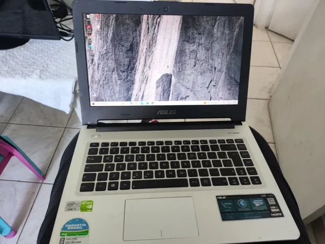 Ultrabook de 21MM corei7 com SSD de 12ram e 256 memória.