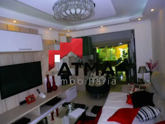 Casa de rua - Duplex / Residencial / Braz de Pina