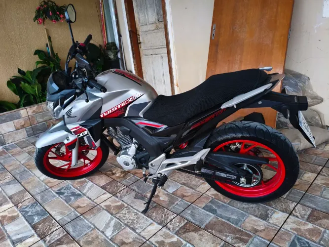Honda CB TWISTER 250 2021- 15.958 KM - Moto de uso pessoal 