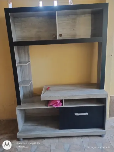 Estante em Perfeitas Condições
