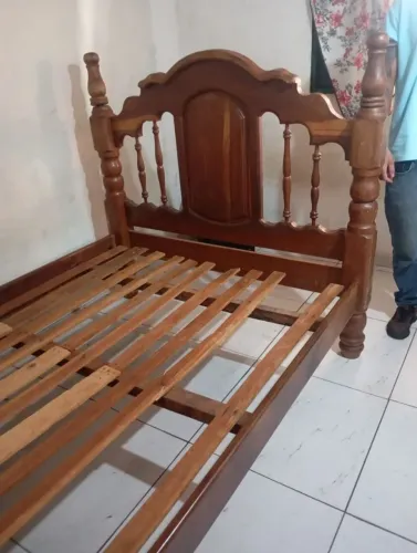 Cama madeira maciça