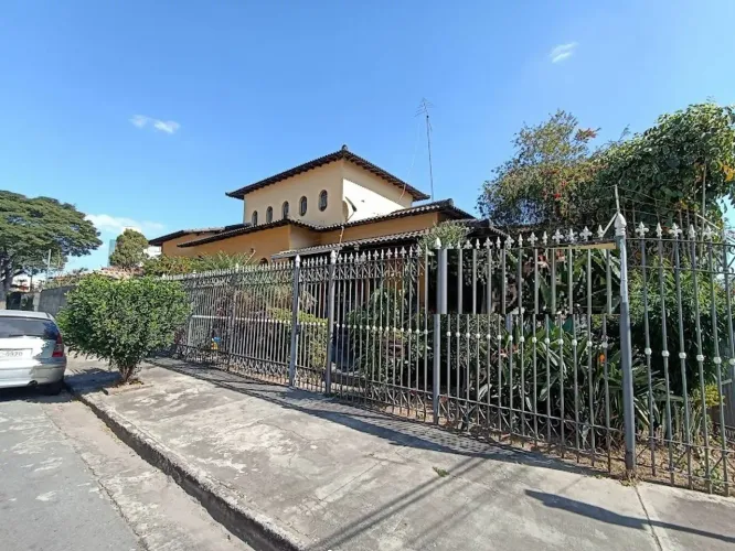 Casa em Rua da República - Inconfidentes - Contagem/MG