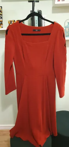 Vestido Vermelho Manga Comprida Vazada - P. A Concept