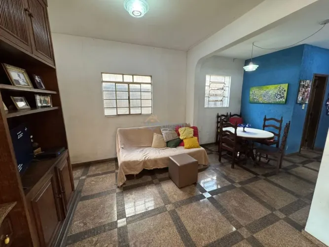 Casa 03 quartos Dona Clara