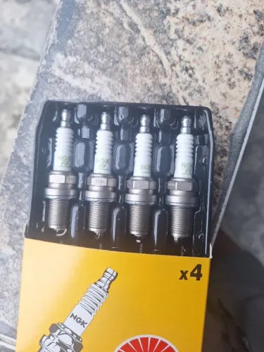 Vela NGK corsa