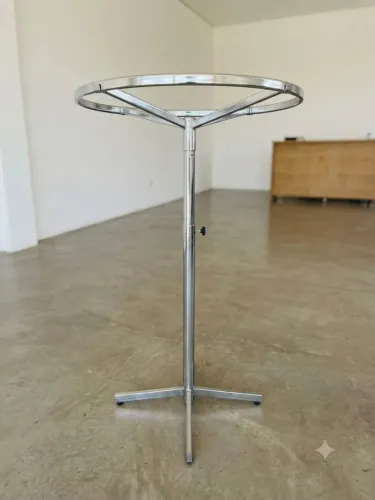 Arara para roupas com ajuste de altura