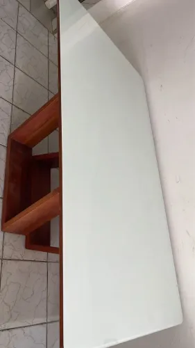 Vendo mesa de jantar com 6 cadeiras