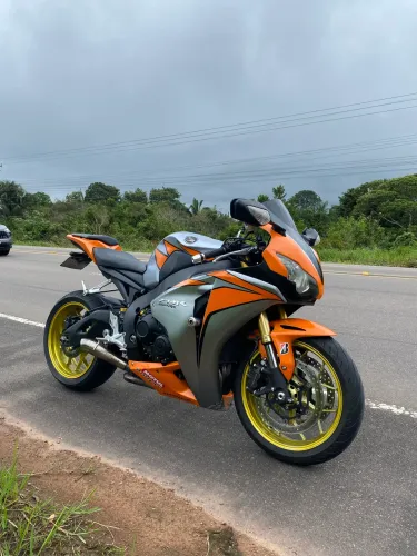 Honda cbr 1000rr fireblade
