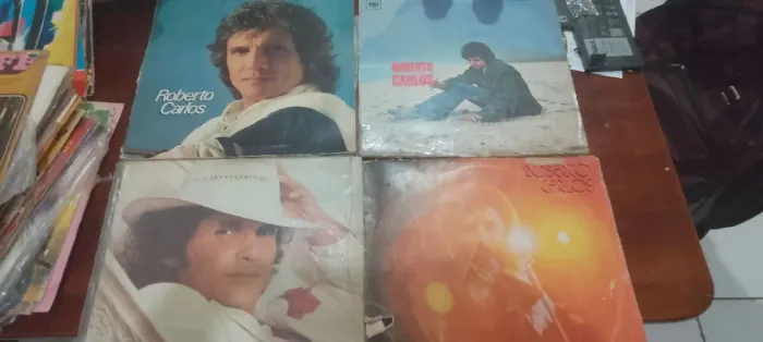 Vendo mais de 100 Lps (Discos de vinil) sendo alguns raros como Michael Jackson, Elvis etc