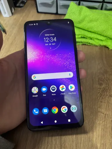 Celular motorola One macro