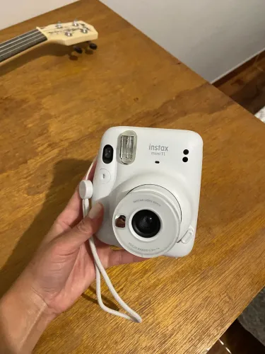 Câmera Polaroide instax mini 11