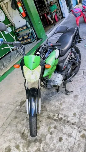 Moto em excelente estado de conservação