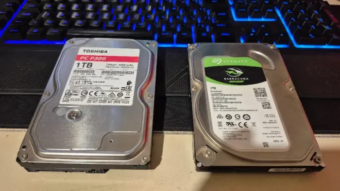 HDs de 500GB e 1TB, no estado de novos, com garantia!