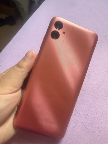 Vendo celular com defeito