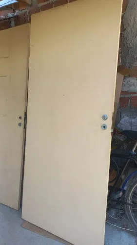 Porta de madeira semioca