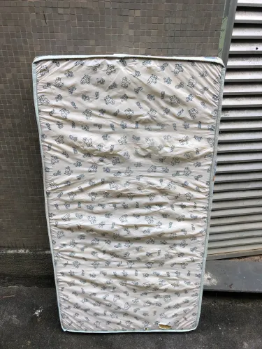 Vendo colchão de berço.