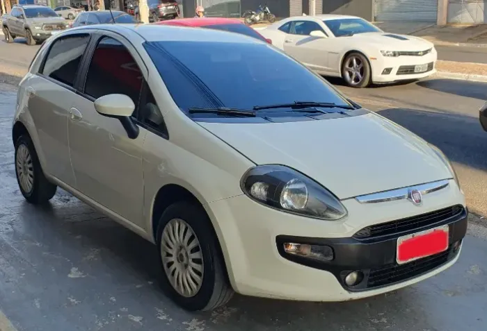 Fiat Punto Attractive 1.4 Fire Flex 8V 5P 2014