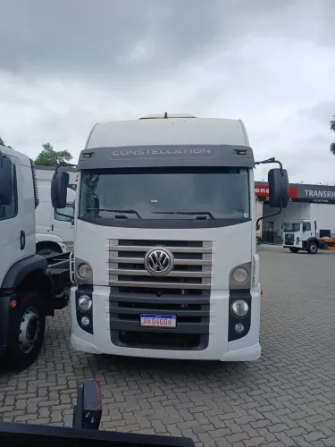 Volkswagen 25.420 Constellation 6x2 2p (Diesel)(E5) 2021/2022 Vamos Seminovos Caçapava