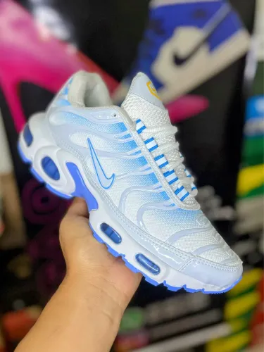 Tênis Nike TN branco com azul