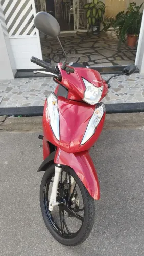 Vendo moto Biz 125 Flex, única dona, em ótimo estado de conservação.