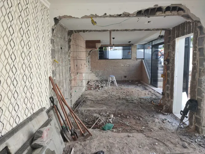 PEDREIRO , ENCANADOR, AJUDANTE GERAL , E INSTALDOR DE AR CONDICIONADO
